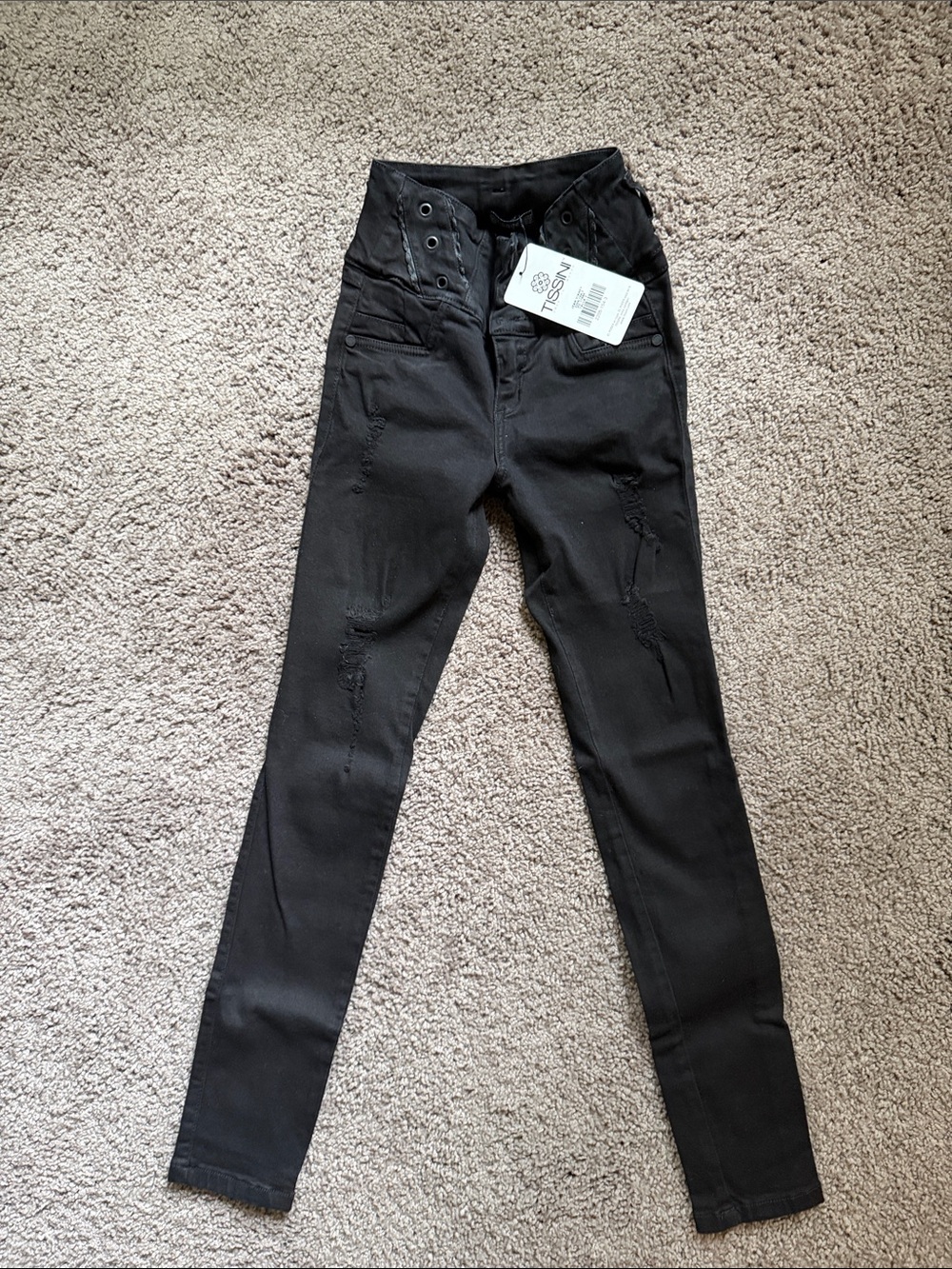 Women’s High-Waist Black Skinny Jeans with Buttoned Waist